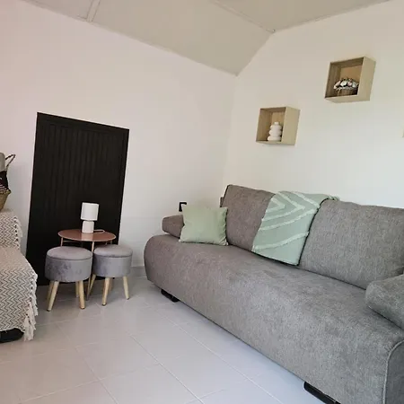Leon Apartment Balatonszarszo